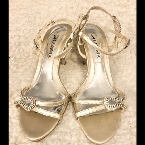 Lasonia  gold rhinestone Holiday heels size 7.